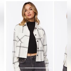 Cropped Beige Flannel 🤍